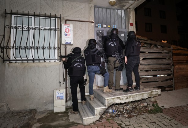 Foto - Terör örgütü PKK'ya yönelik operasyonda 21 kişi gözaltına alındı