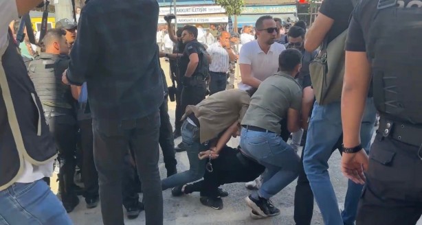Foto - Terör seviciler polise taşla saldırdı