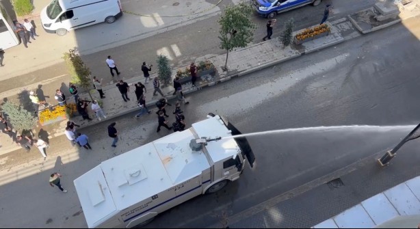Foto - Terör seviciler polise taşla saldırdı