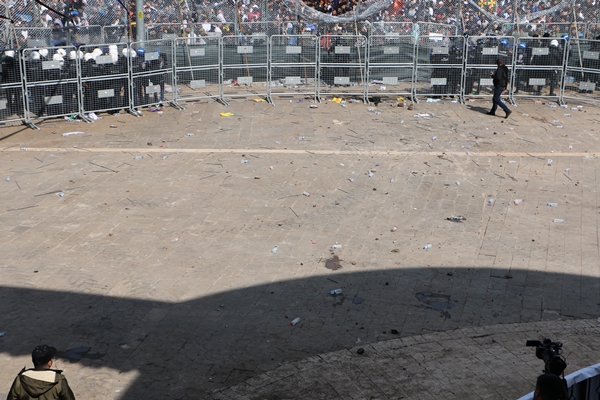 Foto - Terör yandaşlarından polise alçak saldırı