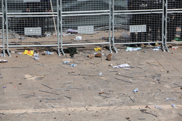 Foto - Terör yandaşlarından polise alçak saldırı