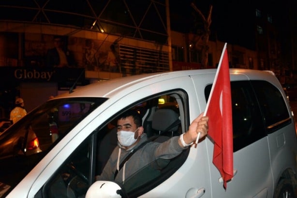 "Terörden öleceğimize koronadan ölürüz"
