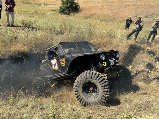Terörden temizlendi bakın ne oldu! Çukurca'da off-road gösterisi büyük ilgi gördü