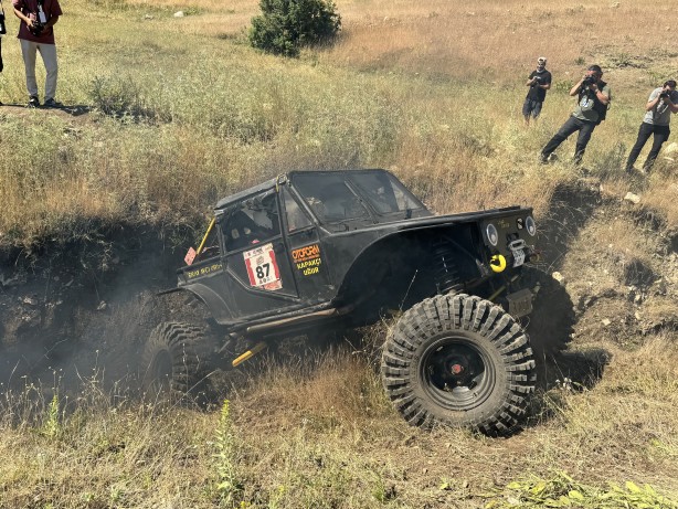 Foto - Terörden temizlendi bakın ne oldu! Çukurca'da off-road gösterisi büyük ilgi gördü