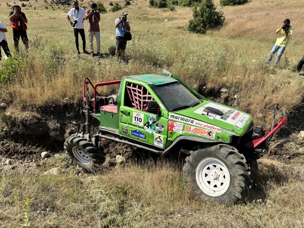 Foto - Terörden temizlendi bakın ne oldu! Çukurca'da off-road gösterisi büyük ilgi gördü