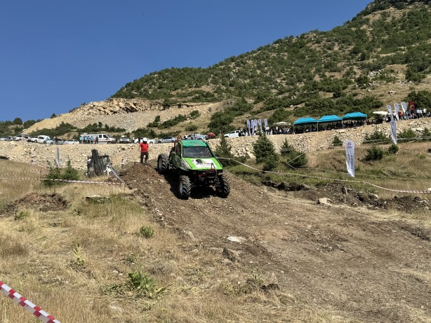 Foto - Terörden temizlendi bakın ne oldu! Çukurca'da off-road gösterisi büyük ilgi gördü