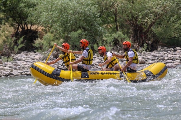 Terörden temizlenen Hakkari'de nefes kesen festival