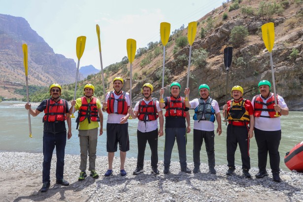 Foto - Terörden temizlenen Hakkari'de nefes kesen festival