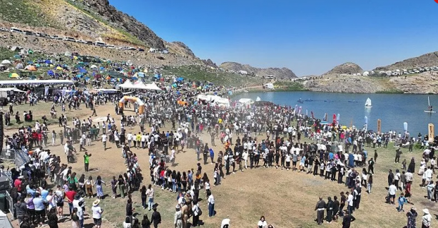 Foto - Teröre veda festivale merhaba! Hakkari'nin Yüksekova ilçesinde düzenlenen Cilo Festivali'ne 30 bin kişi katıldı