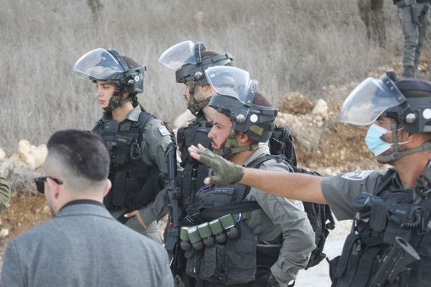 Foto - Terörist İsrail askerleri Filistinlilere ait iki evi daha yıktı