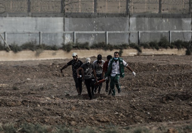 Foto - Terörist İsrail askerleri, Filistinlilere saldırdı! Yaralılar var
