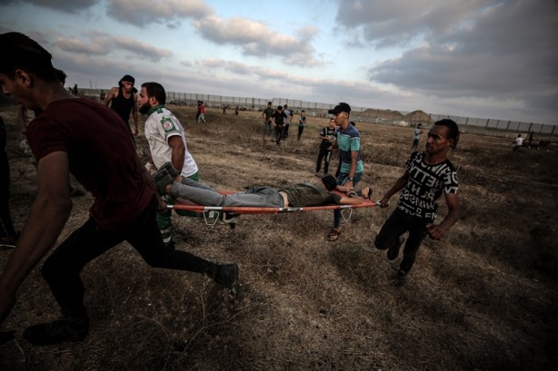 Foto - Terörist İsrail askerleri, Filistinlilere saldırdı! Yaralılar var