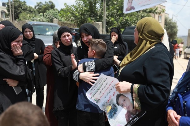 Foto - Terörist İsrail askerleri katletti! Filistinli çocuk toprağa verildi