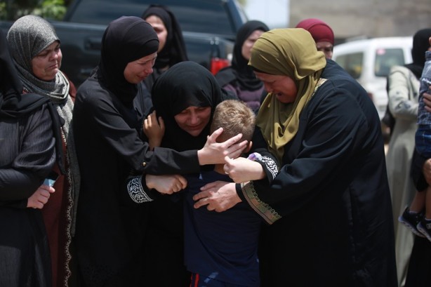 Foto - Terörist İsrail askerleri katletti! Filistinli çocuk toprağa verildi