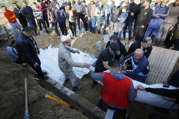 Foto - Terörist İsrail durmuyor! Gazze’de can kaybı 18 bini aştı!