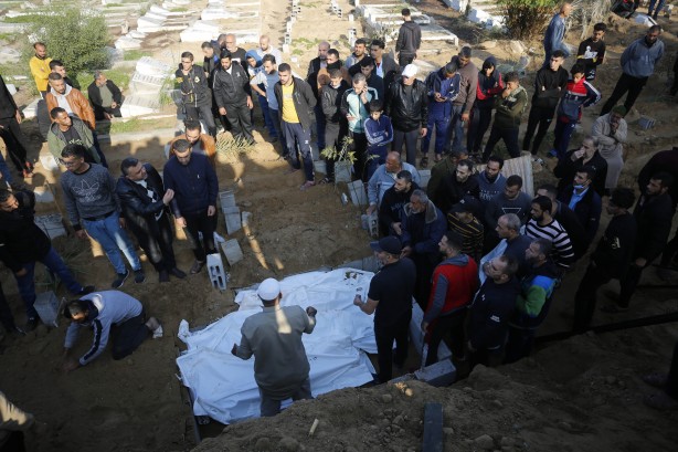 Foto - Terörist İsrail durmuyor! Gazze’de can kaybı 18 bini aştı!