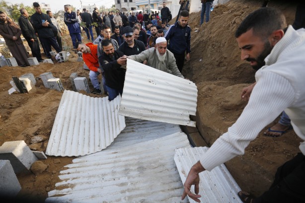 Foto - Terörist İsrail durmuyor! Gazze’de can kaybı 18 bini aştı!