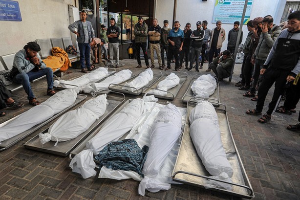 Foto - Terörist İsrail durmuyor! Gazze’de can kaybı 18 bini aştı!