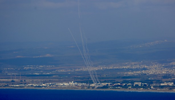 Foto - Terörist İsrail, Lübnan'ın başkenti Beyrut'u vurdu