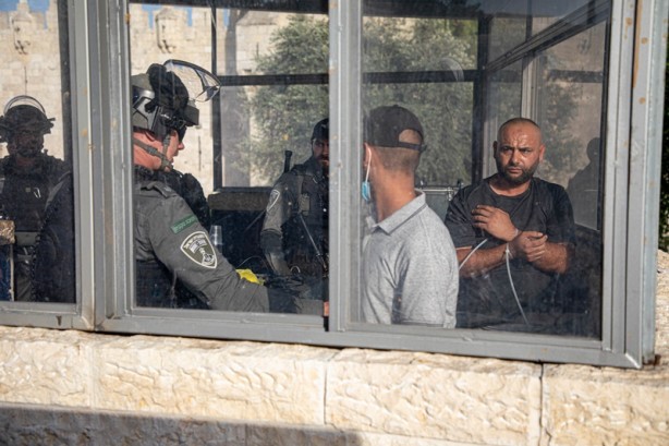 Foto - Terörist İsrail polisi, provokatörlük yapan milletvekiline tepki gösteren Filistinlilere müdahale etti