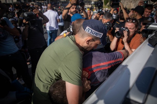 Foto - Terörist İsrail polisi, provokatörlük yapan milletvekiline tepki gösteren Filistinlilere müdahale etti