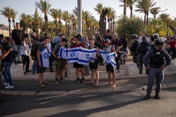 Foto - Terörist İsrail polisi, provokatörlük yapan milletvekiline tepki gösteren Filistinlilere müdahale etti