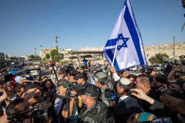 Foto - Terörist İsrail polisi, provokatörlük yapan milletvekiline tepki gösteren Filistinlilere müdahale etti