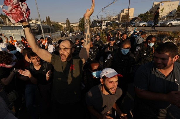 Foto - Terörist İsrail polisinden Filistinlilere müdahale