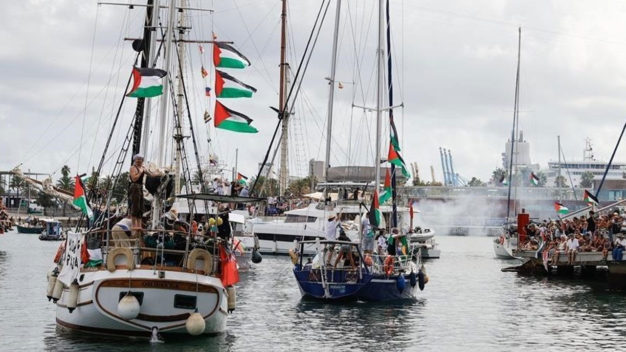 Foto - Terörist İsrail tüm dünyaya ilan etti: Sumud’a saldıracaklar! Savaş gemilerini hazırladılar