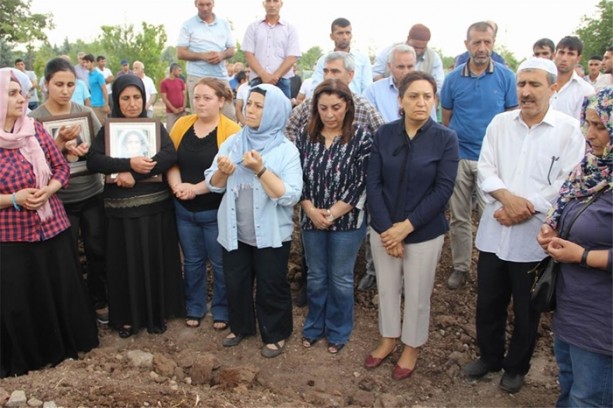 Foto - Teröristi HDP'liler gömdü!