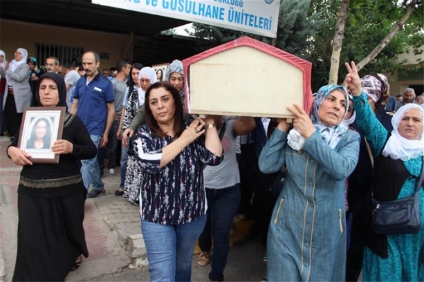 Foto - Teröristi HDP'liler gömdü!
