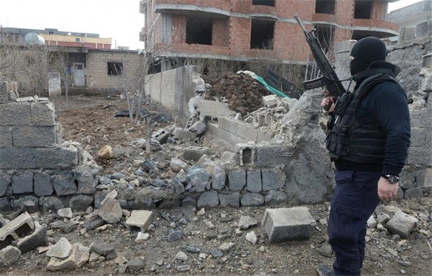 Teröristler köşeye sıkıştırıldı