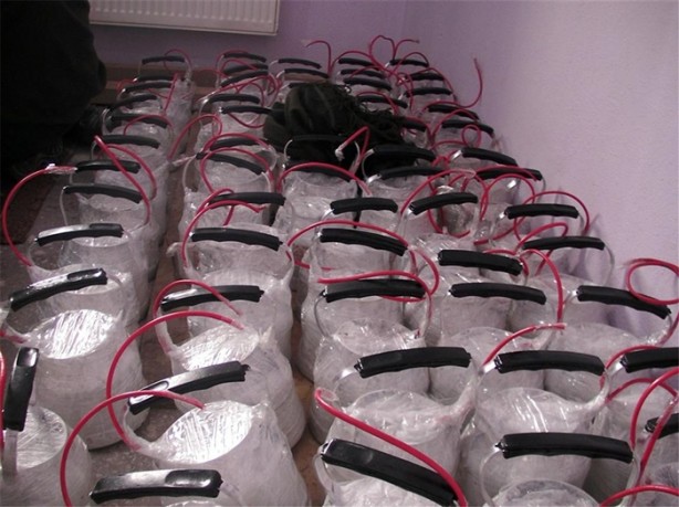 Foto - Teröristler şarkılar eşliğinde bomba hazırladı!