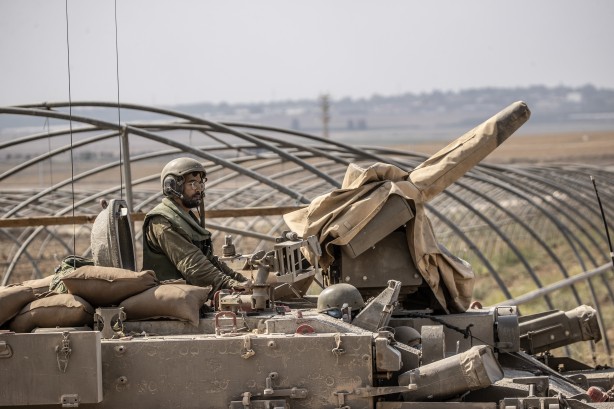 Foto - Teröristler yığınak yapıyor
