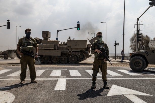 Foto - Teröristler yığınak yapıyor