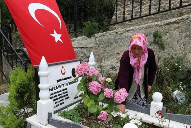 Foto - Teröristlerin şehit ettiği Necmettin öğretmenin babası: PKK ile yol yürüyenlerle işimiz olmaz