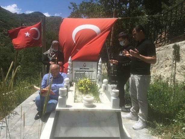 Foto - Teröristlerin şehit ettiği Necmettin öğretmenin babası: PKK ile yol yürüyenlerle işimiz olmaz