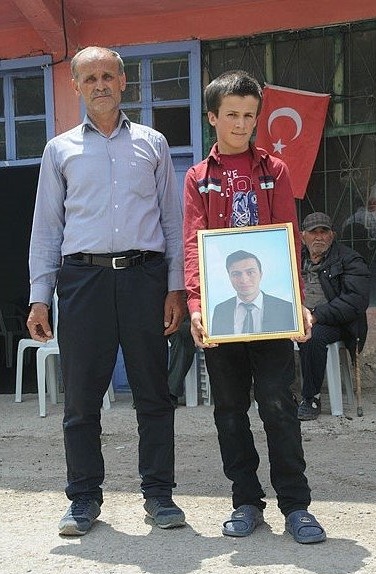 Foto - Teröristlerin şehit ettiği Necmettin öğretmenin babası: PKK ile yol yürüyenlerle işimiz olmaz