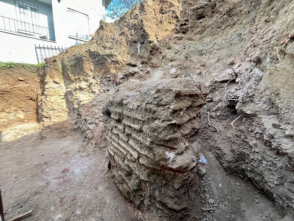 Foto - Tesadüfen ortaya çıktı! Temel kazısı sırasında şaşırtan keşif