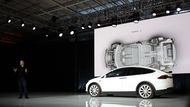 Foto - Tesla alarm veriyor! 1 trilyon dolar eridi