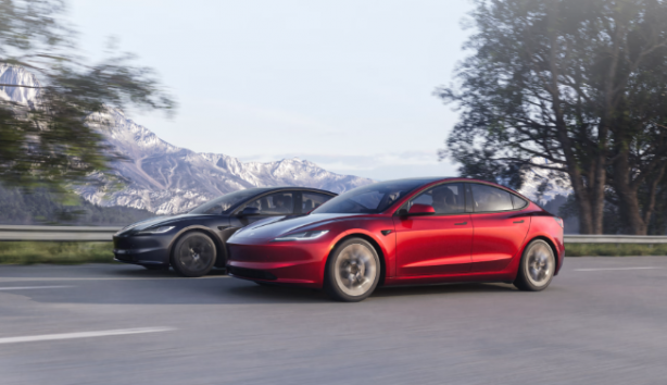 Foto - Tesla çıldırdı! Fiyatları yarı yarıya indirdi