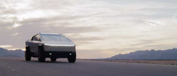 Foto - Tesla Cybertruck üretim bandından indi