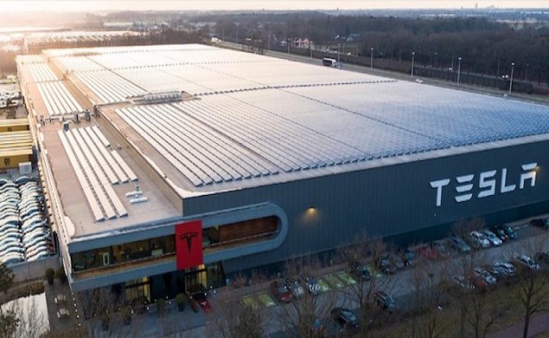 Foto - TESLA fabrikasındaki son gelişme şok etti! Elon Musk'tan Türkiye'ye kötü haber