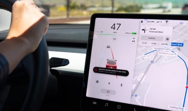 Foto - Tesla güncelleme için 300 milyon dolara ekran kartı çiftliği kurdu