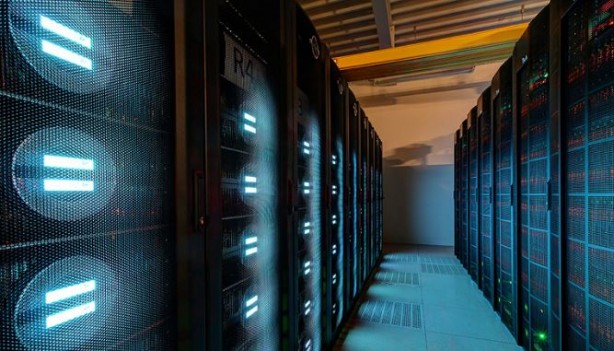 Foto - Tesla güncelleme için 300 milyon dolara ekran kartı çiftliği kurdu