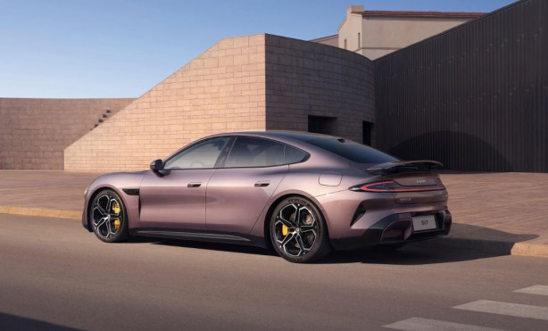 Foto - Tesla Model 3 ve Xiaomi SU7 kapıştı! İşte kazanan