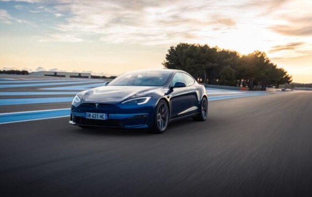 Foto - Tesla sahipleri benzinli otomobillere geçiyor