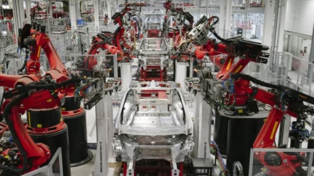 Foto - Tesla tek bir fabrikada her 30 saniyede bir Model Y üretiyor