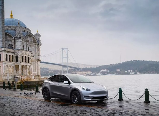 Tesla, Togg ile rekabet için Türkiye'de indirime gitti! Dikkat çeken rakam