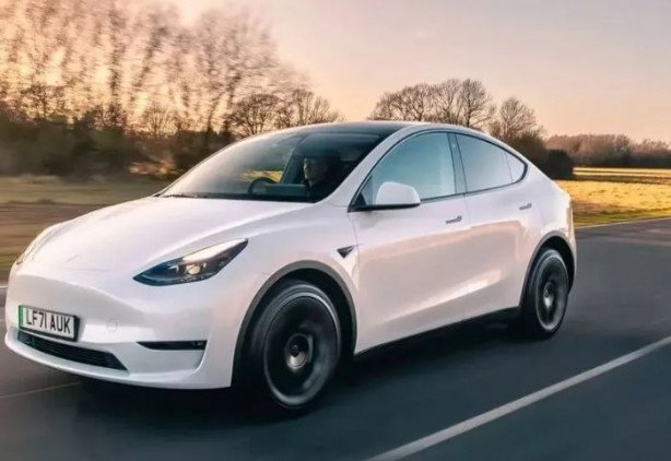 Foto - Tesla, Türkiye güncel fiyat listesi!